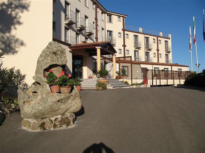 Hotel San Trano Luogosanto Dış mekan fotoğraf