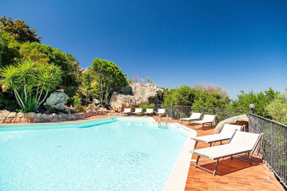 Hotel San Trano Luogosanto Dış mekan fotoğraf
