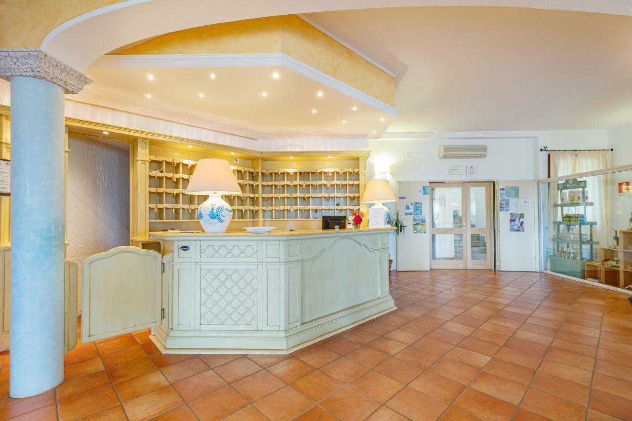 Hotel San Trano Luogosanto Dış mekan fotoğraf