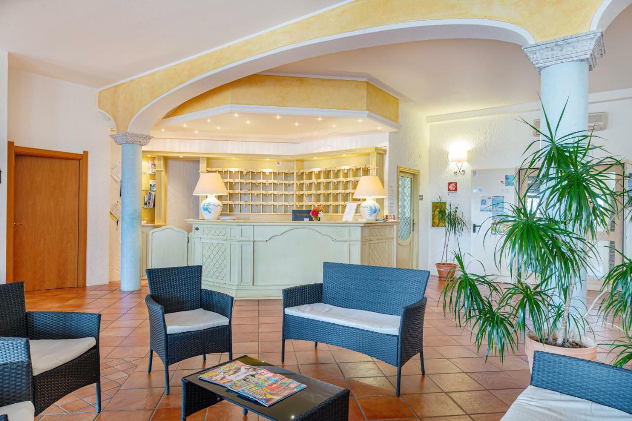 Hotel San Trano Luogosanto Dış mekan fotoğraf